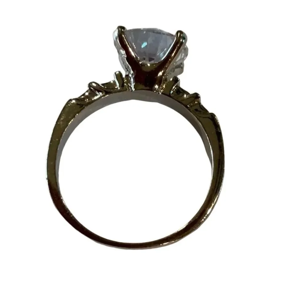 Beautiful engagement ring - Picture 5 of 6